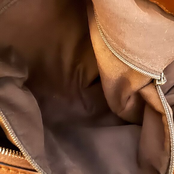 GUCCI Sukey Hobo Shoulder Bag in Brown - Picture 9 of 11